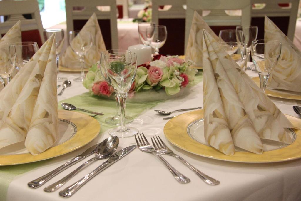 Hotel & Restaurant Park Cafe Isa Ερφούρτη Εξωτερικό φωτογραφία